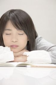 お子さんが眠気を感じていたら仮眠を！